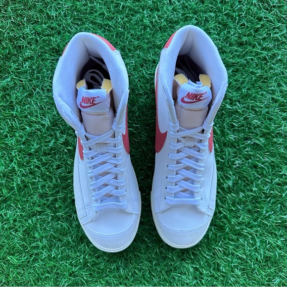 Nike Blazer Mid ‘77 NN White / Adobe Red Stardust - Sail - Picture 2 of 9